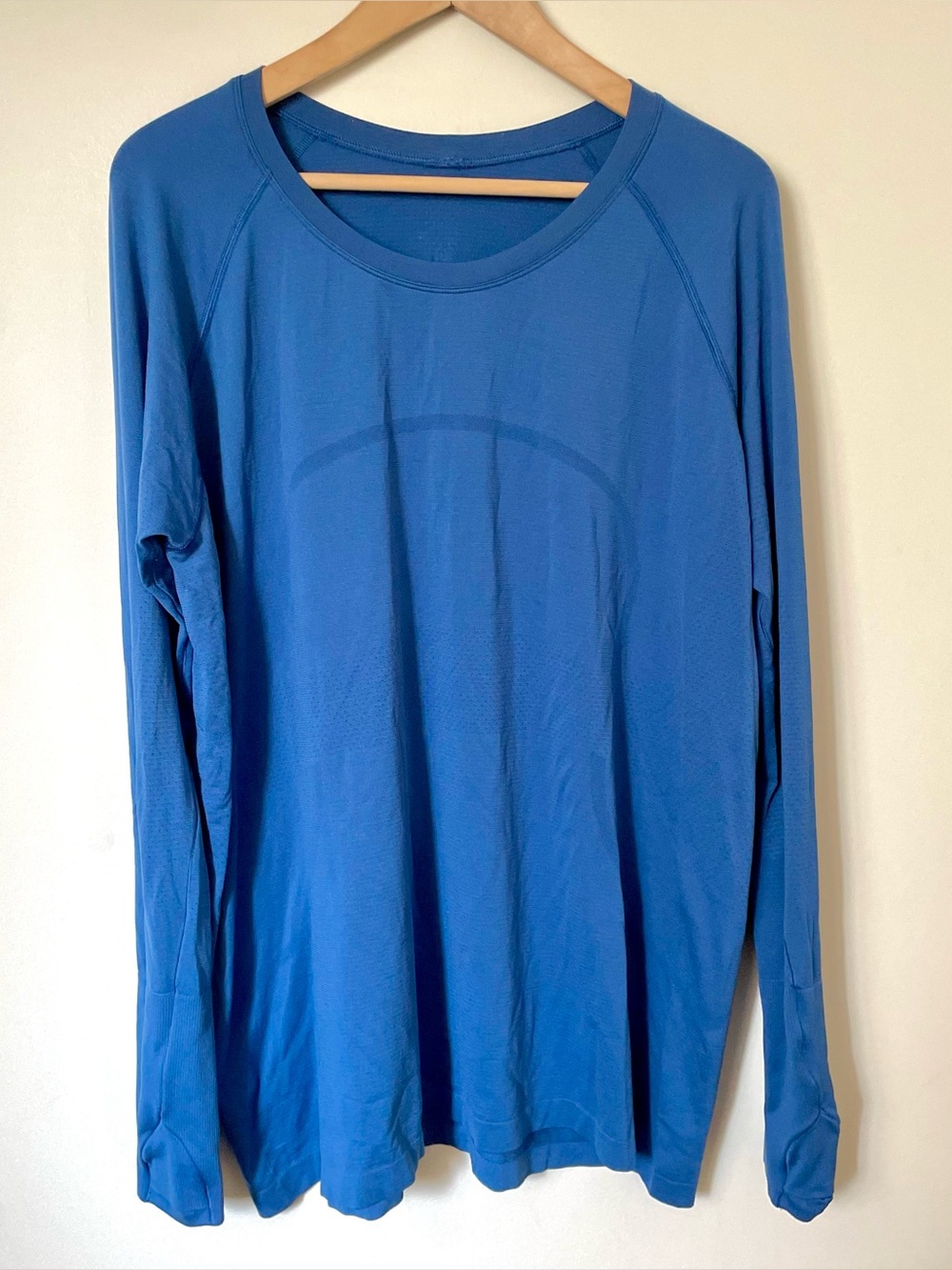 Lululemon Swiftly Tech 2.0 Long Sleeve Running Top Hip Length Blue Size 20